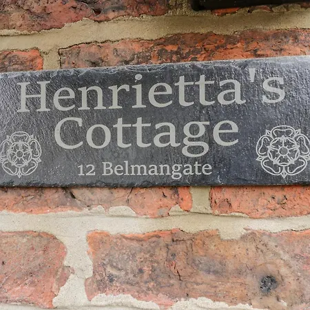 Holiday home Henrietta's *